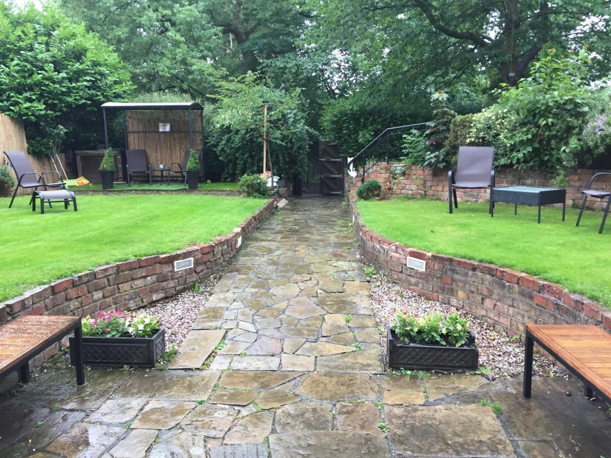 Queens Guesthouse Manchester Exterior photo