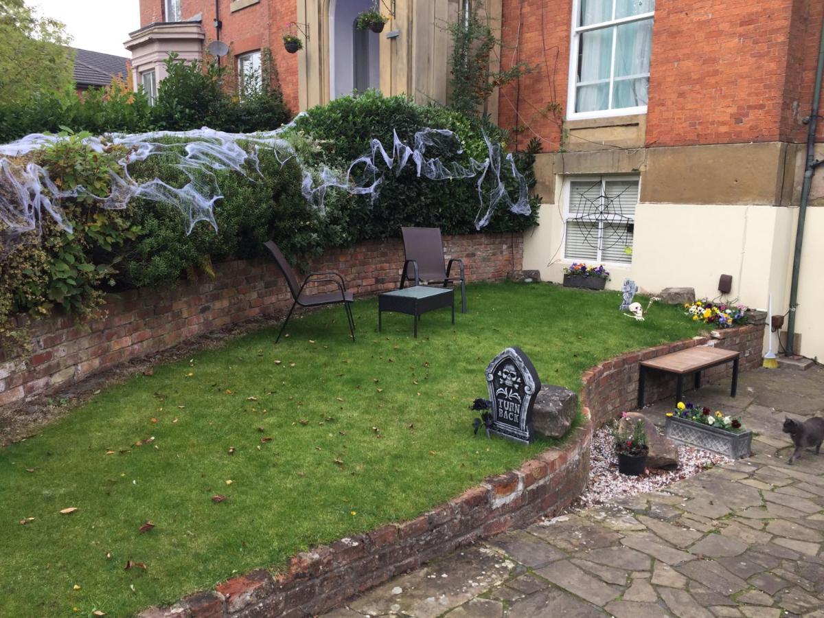 Queens Guesthouse Manchester Exterior photo